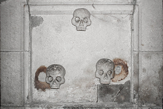M816 – The Tale of the Cathedral Crypt Skull Decorations in the Southern Province of Scania